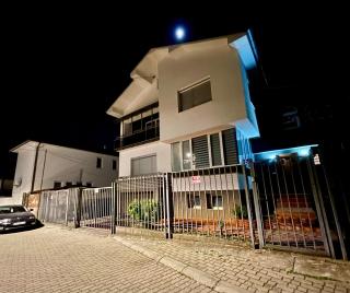 Central Home - 9
