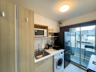 Easy Access Studio Near BTS - 3