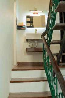DEN House - 9
