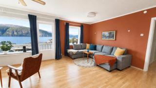 Quiet Fjord House in Utvik with Panoramic Views, Spacious and Private - 1