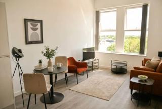 Spacious 1 Bed Manchester Apartment Near Etihad - 0