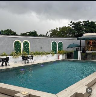 Brezzy Luxury Residence - 6