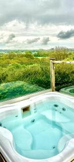 Bluebell number 5 with hot tub at Noble Court - 6