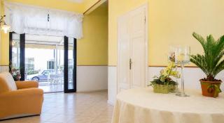 Hotel Maria Luisa - 1