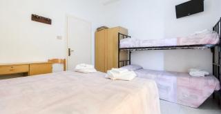 Hotel Maria Luisa - 1
