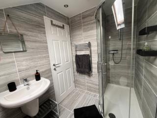 Saltwater Pearl-Holiday Let in central Ilfracombe Flexible sleeping for up to 8 - 6