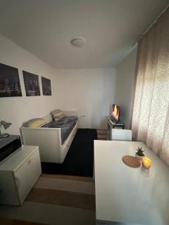 New Studio for 2 - Private Entrance - 0