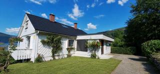 Quiet Fjord House in Utvik with Panoramic Views, Spacious and Private - 9