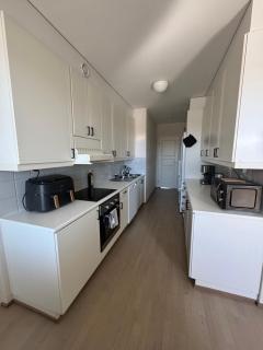 Spacious 3 Bedroom Apartment - 9