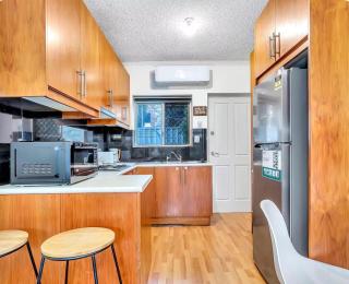 Chic 2BR Near Cafes and CBD FREE Netflix - 8