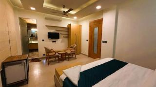 Yes Hotel By The Ganges Rishikesh - 1