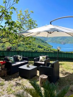 Peaceful Retreat with Stunning Lake Views - 0