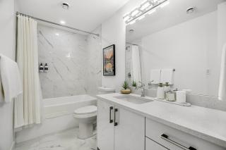 Mahogany Boutique Suite Private Stay - 7