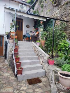 Pampeas Family House - Gjirokastër - 8