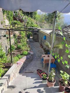 Pampeas Family House - Gjirokastër - 9