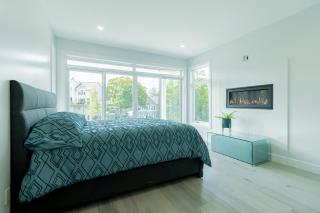 Grand Bend Riverfront Retreat - Walk to Beach - Sleeps 10 - 1