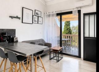 Cosy duplex de 35m2, à 7' à pied de la plage et du centre, wifi, clim, parking privé, piscines - 9