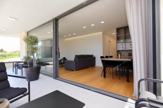 Nova - Spacious Modern 3-Bedroom Apartment with Large Terrace - 0