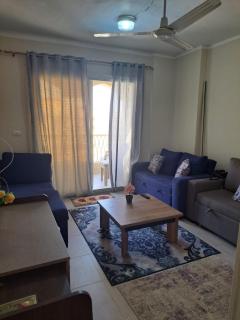 Aqua View 2BR & Fully AC & Prime Location - 5