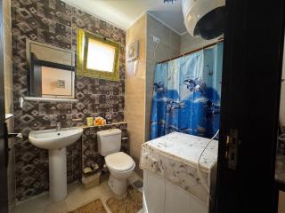 Aqua View 2BR & Fully AC & Prime Location - 3