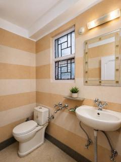 Sapphire B&B Near Mall Road - 4