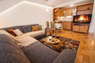 Duplex with mountain view, near City Mall, free WiFi - 0