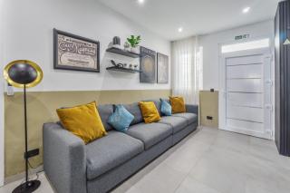 Stylish APT with Priv Courtyard 2 Suites AC - 1