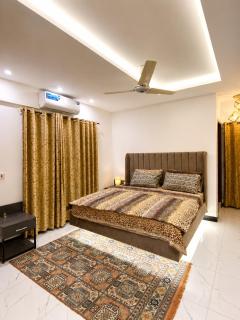 1 bed Air Conditioned Comfy Room - 0