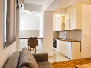 Modern Apartment in Center, 1 min from Shirok Sokak - 1