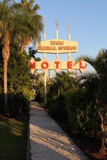 Warm Mineral Springs Motel - 9