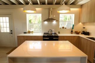 Luxury 800sf Cottage - 0