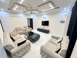 Luxury Apartment Central City Main Islamabad HillsView Easy Access - 7