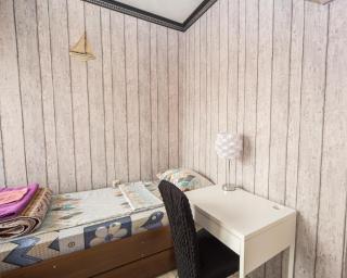 One Bedroom Apartment - Great Location - 6