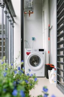 Comfortable Two-bedroom Apt With Gym Swimming Pool Central City 40 Minutes To Airport - 4