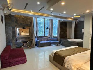 Hillmont Lodges Murree - 4