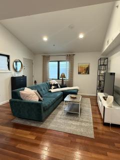 Convenient Stay w FREE Parking, near NYC, MetLife Stadium, Airports, More - 0