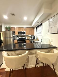 Convenient Stay w FREE Parking, near NYC, MetLife Stadium, Airports, More - 2