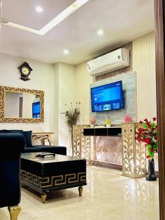 Two bedroom Luxurious Apartment in DHA near Airport Self Check in - 0