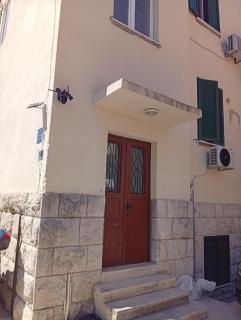 Stylish Apartment with balcony in quiet Area near Old Town & Beach - Split - 9