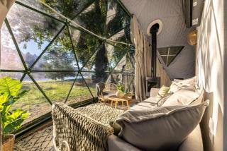Unique Escape Glamping in the Heart of Prague with Hot Tub and Vysehrad Castle View - 5