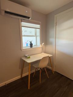 Brand New Lakeview Suite, Hot Tub and 4 Parking Spots - 4