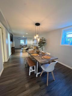 Brand New Lakeview Suite, Hot Tub and 4 Parking Spots - 2