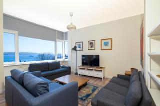 Waterfront Apartments with a Stunning View - 8
