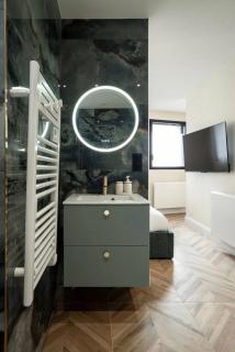 Saphir Suite Design & Whirlpool Bath - 5