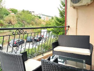 2-bedroom apartment near the beach - 3