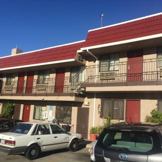 Crown Lodge Motel - Oakland - 1