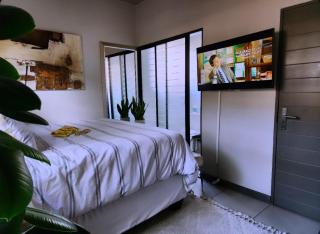 Cozy Corner - 1
