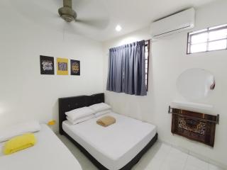 Spacious Landed House 13 Pax BBQ Corner Lot - 1