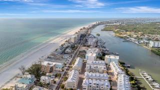 4B Balcony Beachfront access to Indian Rocks Beach - 5