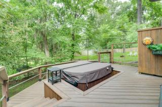 Private Hot Tub & Dock! Lakefront Log Cabin Oasis - 7
